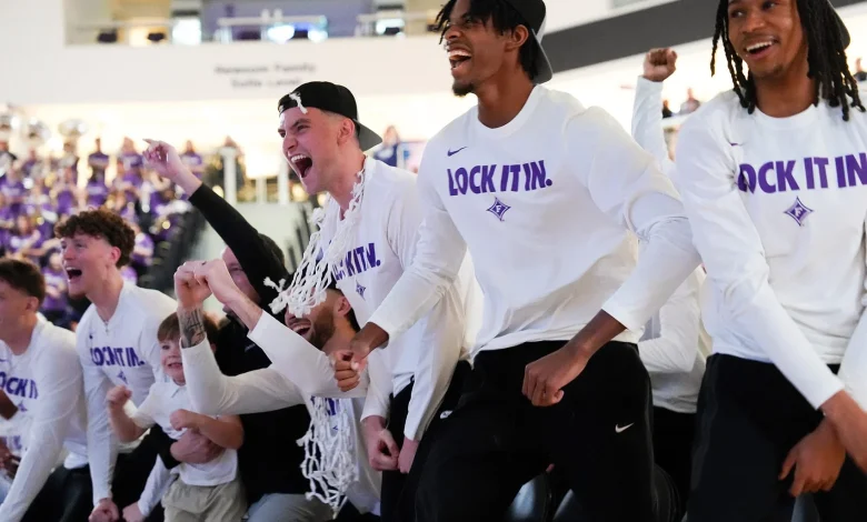 Furman mathematicians calculate probability of Paladin-UCONN upset on Friday