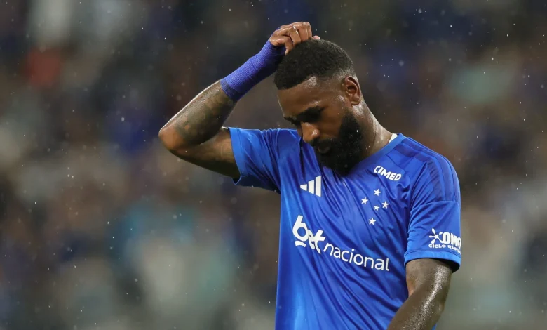 Gerson é citado por oficial de Justiça em hotel no Rio de Janeiro por ação de R$ 42 milhões do Flamengo