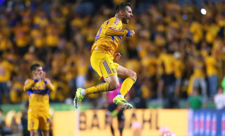 Gignac se viste de héroe para Tigres en el Clásico Regio