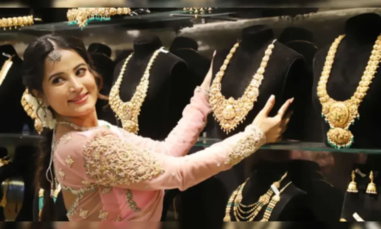 Gold, Silver Prices Edge Higher: Check Today's Rates In Your City