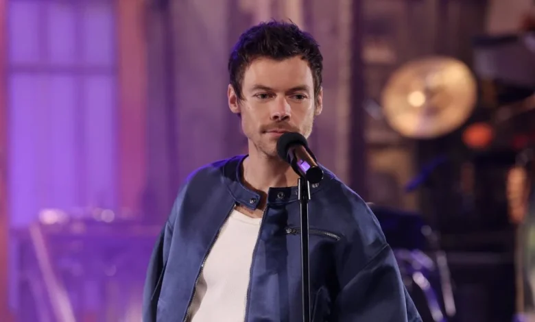 Harry Styles returned to charm at 'SNL,' and he's not 'queerbaiting'