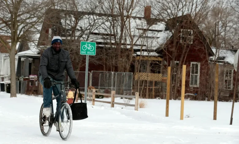Heavy Snow Warning As up to 5 Feet To Hit: ‘Delay All Travel’