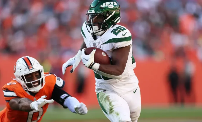 Highly rated quarterback among Cardinals' top NFL free agent options