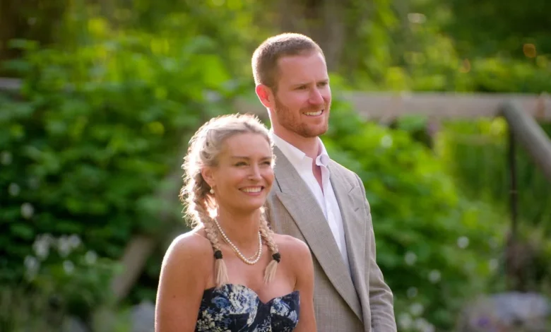 How Old Are the Season 1 Singles?