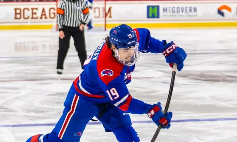 How a Peoria-born hockey player got closer to his dream with AHL contract