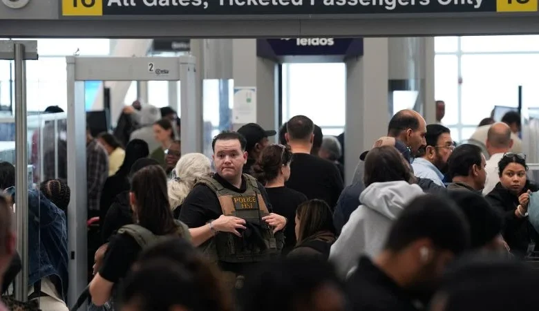 ICE agents assist TSA as flyers face worsening lines