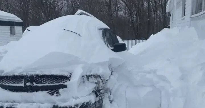 IN PHOTOS: Northern Ontario buried under heavy snow amid winter storm