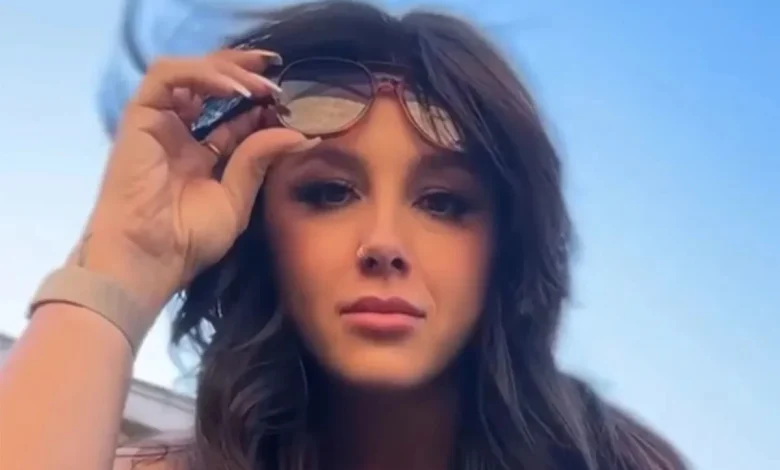 Influencer Sara Buckley of NotTheWorstMom Announces Divorce from Husband of 21 Years: ‘Wasn’t on My Vision Board’