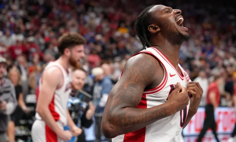 Jaden Bradley's buzzer-beater puts No. 2 Arizona in Big 12 final