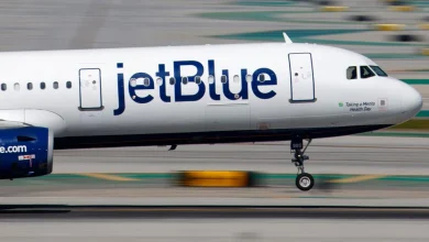 JetBlue hikes bag fees to offset higher fuel costs. Here's what travelers will now pay.