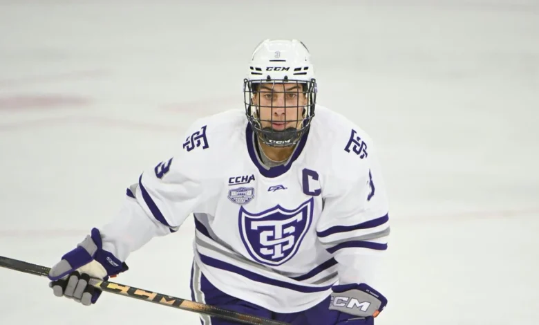 Jets sign forward Lucas Wahlin to one-year, two-way contract