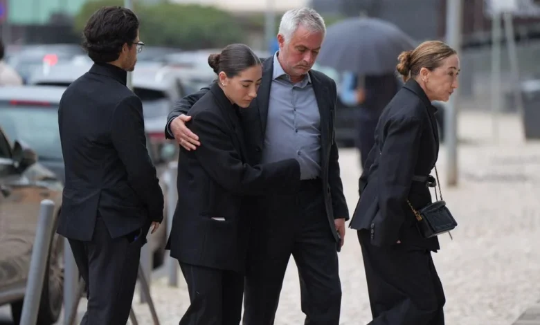 José Mourinho, Rui Costa e Real Madrid no velório de Silvino Louro (fotos)