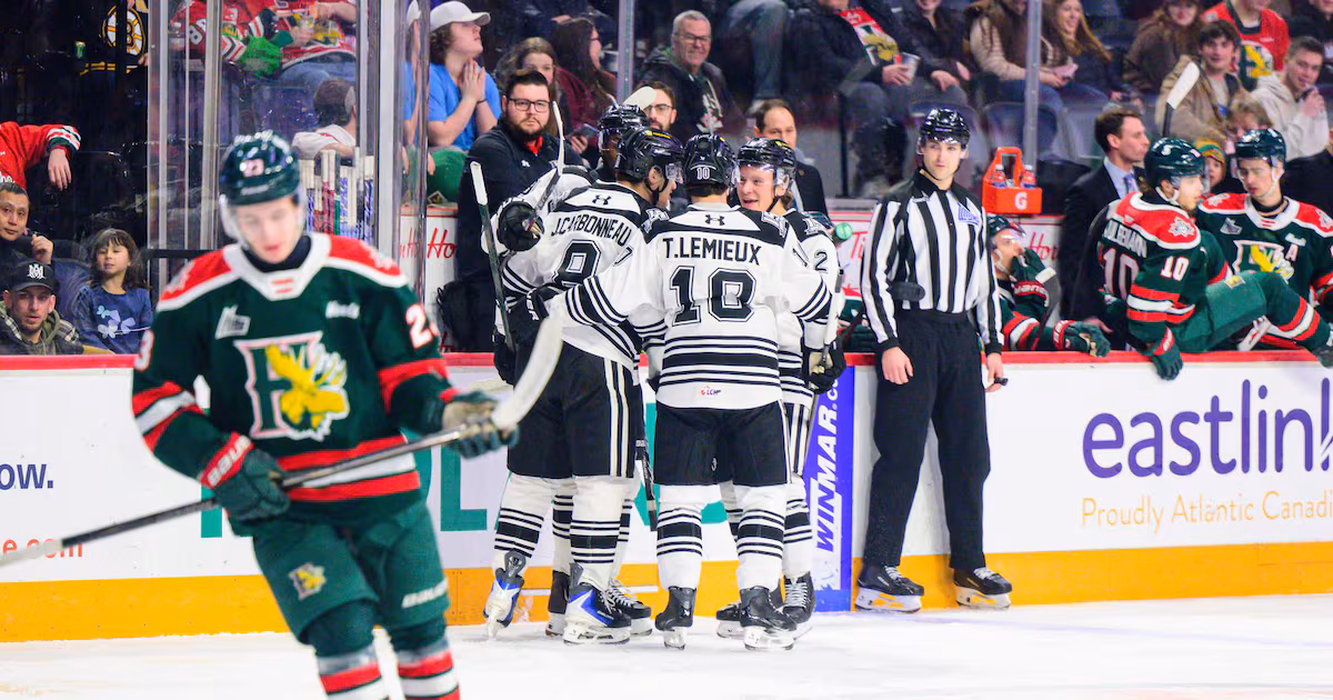 Justin Carbonneau premier marqueur de 50 buts dans la LCH