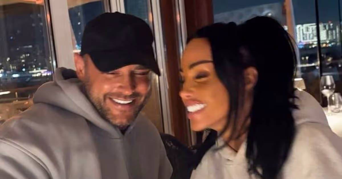 Katie Price's husband Lee Andrews aims gun while defending her in strange snap