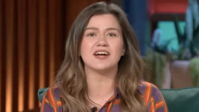 Kelly Clarkson Calls Out 'American Idol' for 'Lying' About Prize for Winning Show