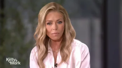 Kelly Ripa battles awkward on-air moment with famous guest: 'It doesn't make any sense'