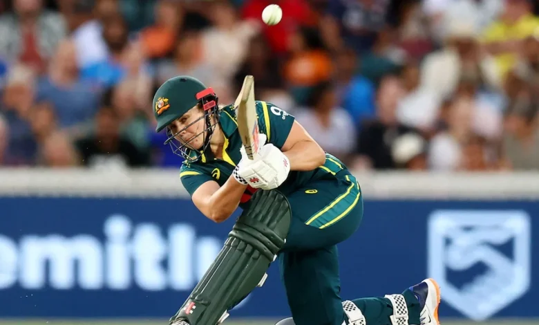 King and Garth star as Australia seal 2-0 series win despite Matthews scare