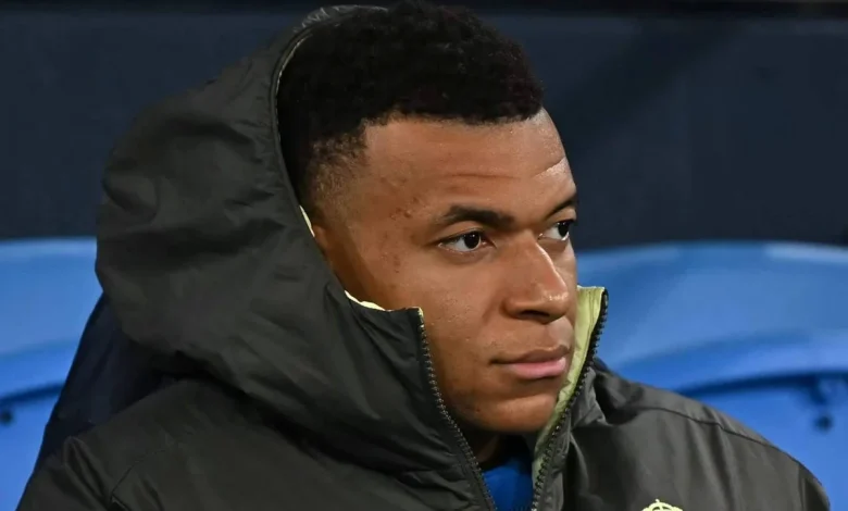 Kylian Mbappe’s knee injury misdiagnosed after Real Madrid staff scanned wrong leg - The Athletic