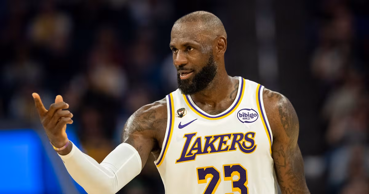 Lakers’ James misses third straight, sits vs. Wolves