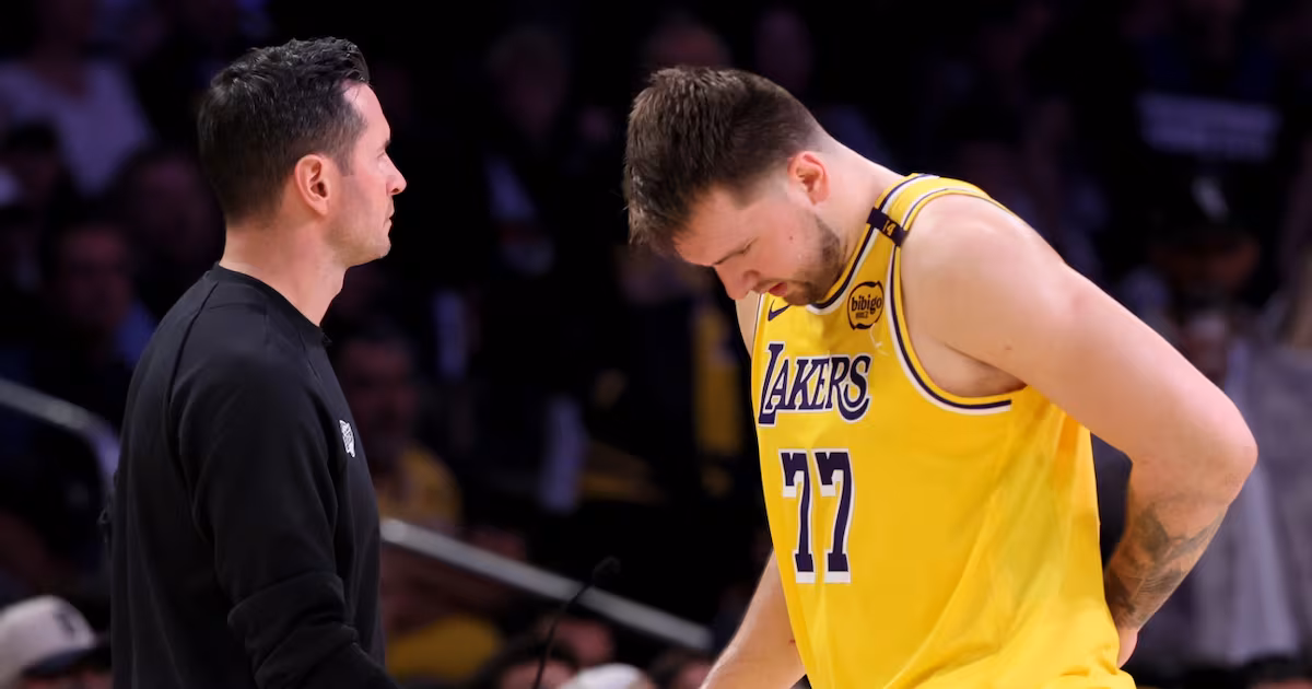 Lakers' Redick calls sideline tiff with Doncic 'very normal'