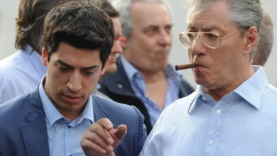 L'amata moglie Manuela e i quattro figli: la grande famiglia (spesso imperfetta) del Senatur e il suo rifugio di Gemonio