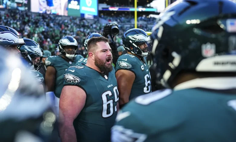 Landon Dickerson, Eagles agree to revised contract