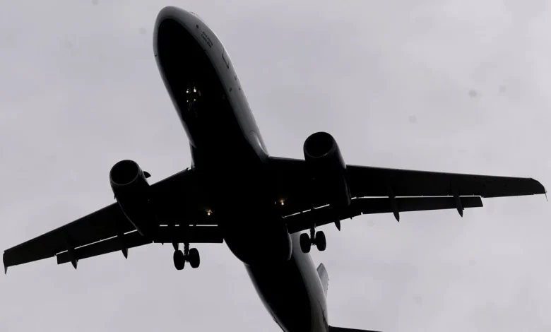 Latest airport delays and cancellations in the Orlando area