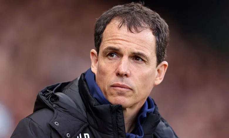 Le Bris gives injury updates – and praises Sunderland star’s improvement following award