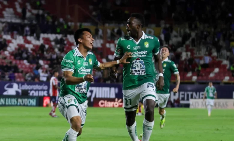 León gana con gol en el 90+4' y mantiene sueño de Liguilla
