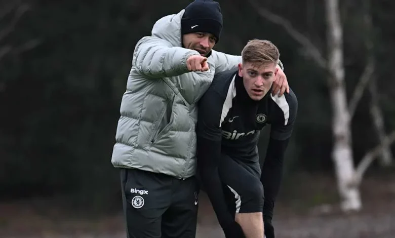 Liam Rosenior on Liam Delap’s quality and the importance of healthy competition | News | Official Site