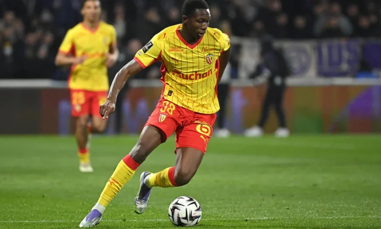 Ligue 1: à Lens, c’est roulez jeunesse