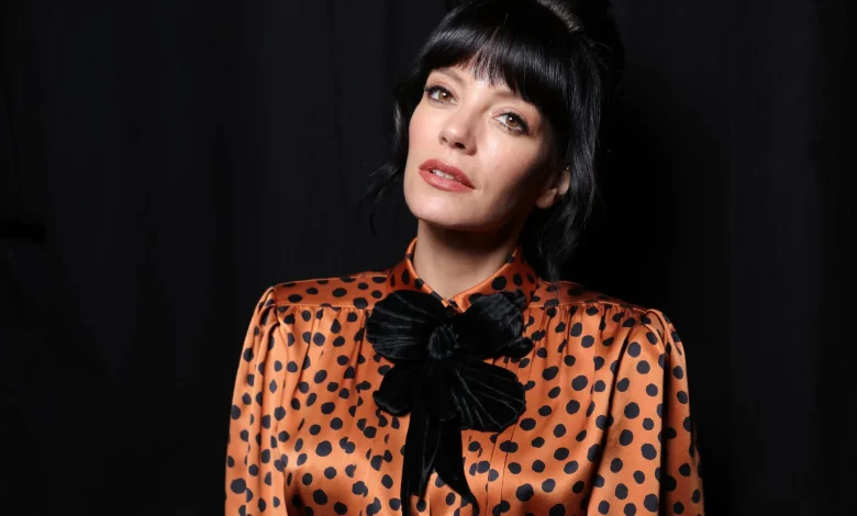 Lily Allen performs in receipt dress showing David Harbour's alleged gifts for other women