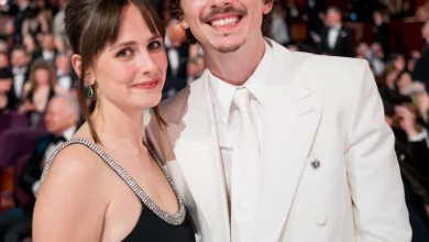 Lip Reader Allegedly Catches Timothée Chalamet Telling His Sister to "Go Easy" on Kylie Jenner