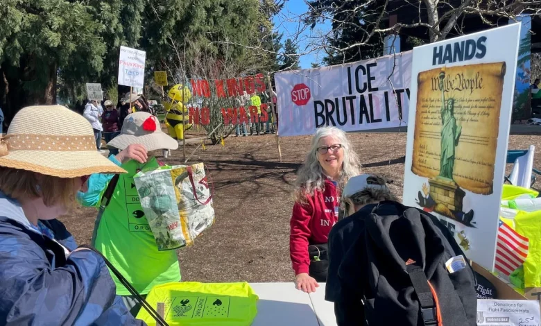 Live Updates: Hundreds protest outside ICE building in Portland - Oregon Public Broadcasting - OPB