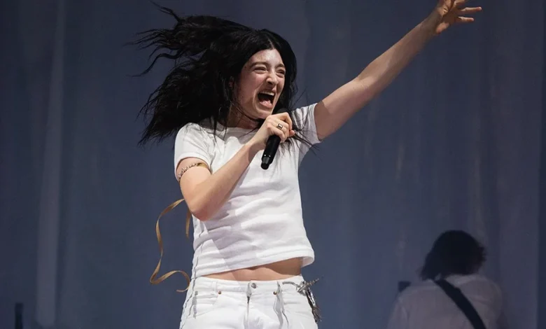 Lorde Reveals She's Now Independent After Universal Contract Expired
