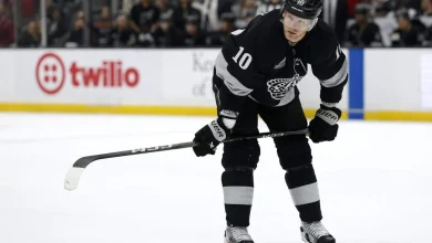 Los Angeles Kings trade Corey Perry to Lightning for second-round draft pick