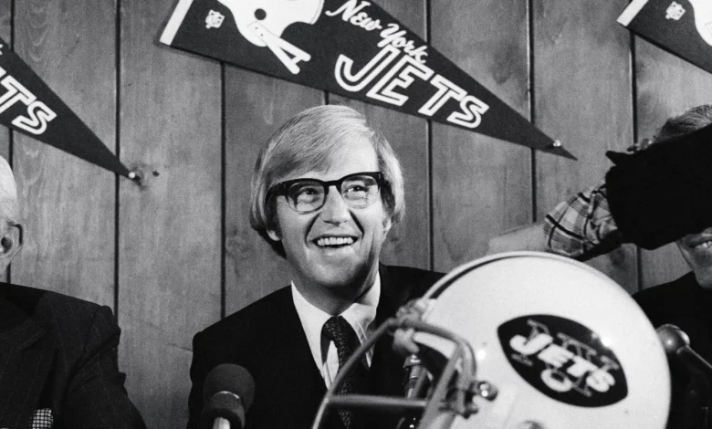 Lou Holtz, head coach of the Jets and six college programs, dies at 89
