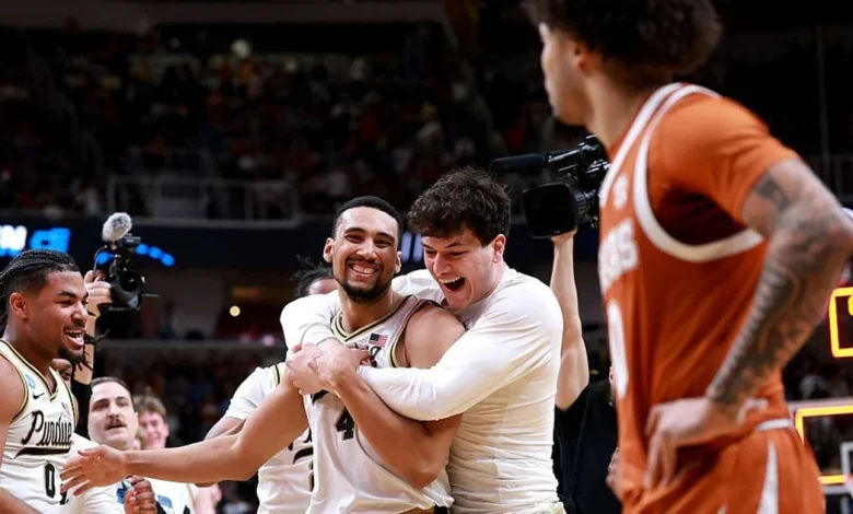 Loyer hits consecutive 3-pointers