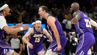 Luke Kennard sinks last-second three as Lakers win ninth straight