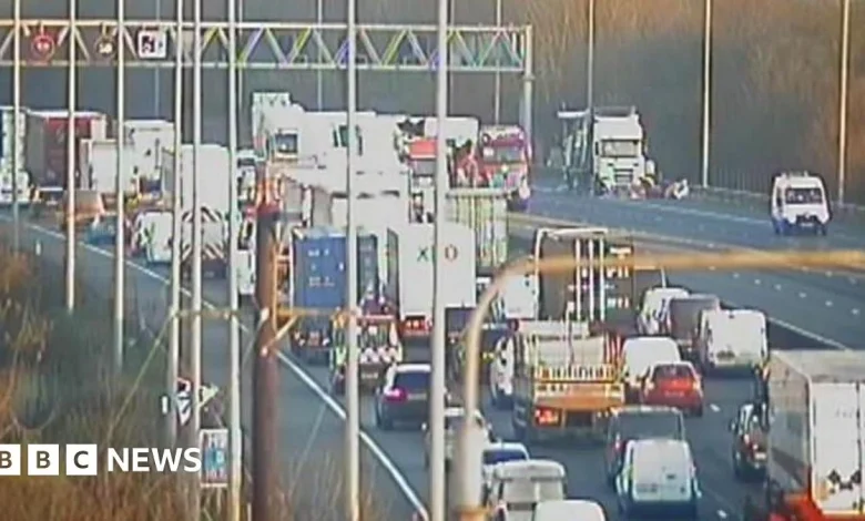 M25 shut between A12 and M11 junctions after three-lorry crash