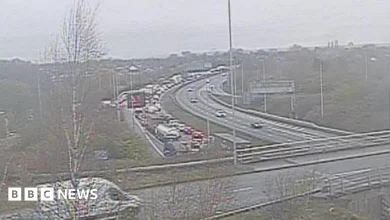 M60 closed in both directions over police incident