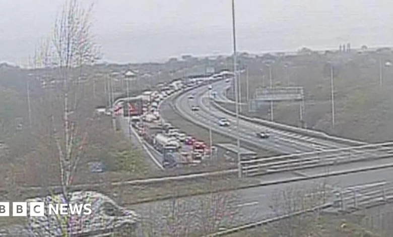 M60 closed in both directions over police incident