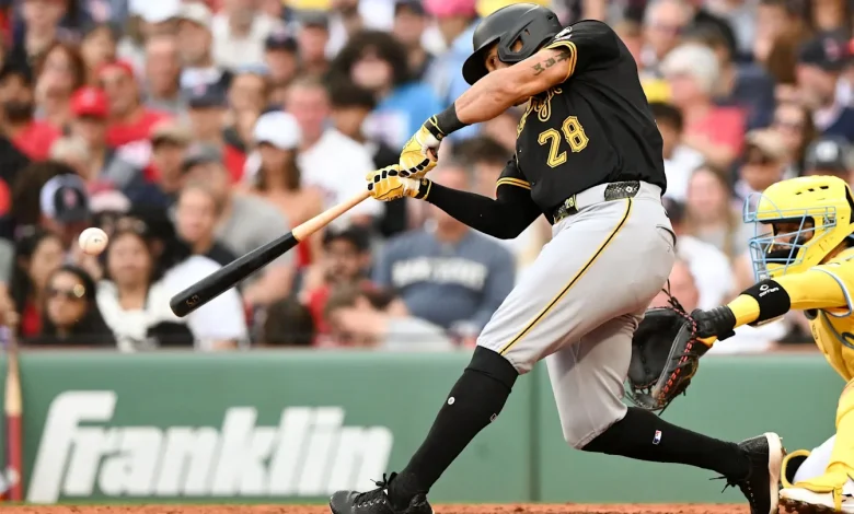 MLB insider says this late free agent add could solve some of the Blue Jays issues