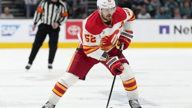 Mammoth acquire Weegar from Flames