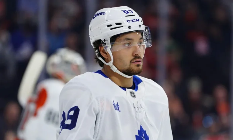 Maple Leafs to scratch Nick Robertson, Troy Stecher against Flyers