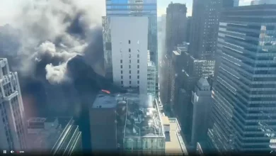 Midtown apartment fire sends smoke into the air in Manhattan, NYC