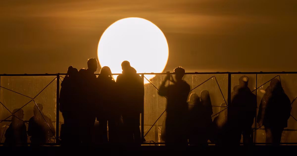 Moscow businesses struggle as Russia restricts cellphone internet services