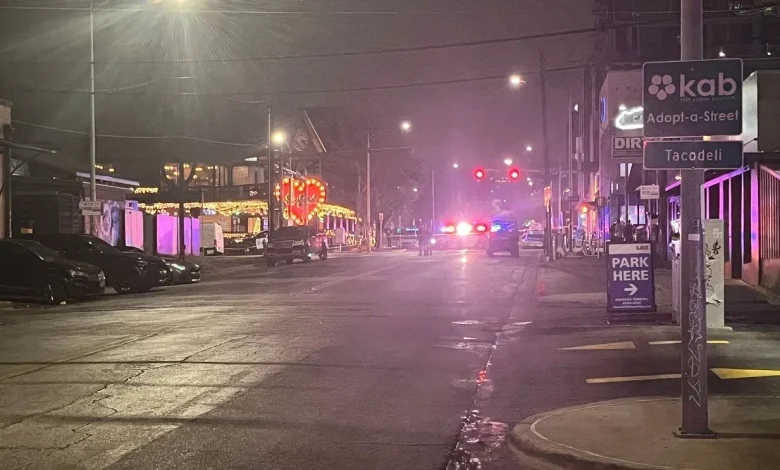 Multiple people injured in mass shooting on 6th St; Austin Police investigating