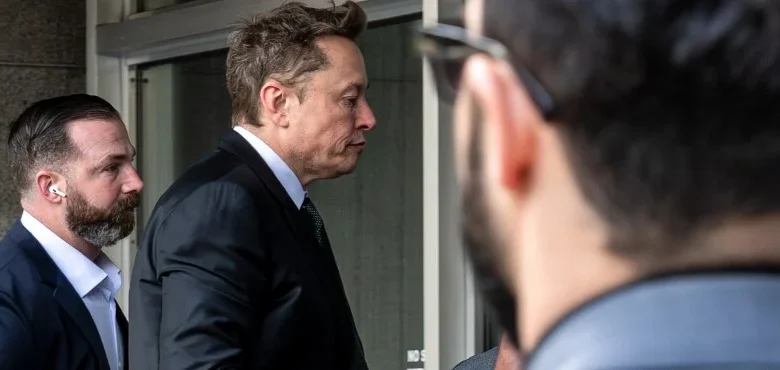 Musk Jury to Decide if Twitter Deal ‘On Hold’ Post Was Fraud