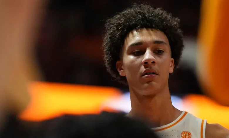 Nate Ament injury update, Tennessee basketball forward leaves Alabama game